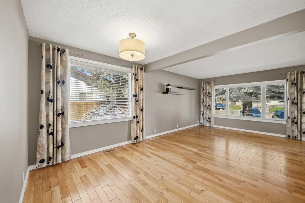 156 Templeview Place NE Calgary AB T1Y 3S2
