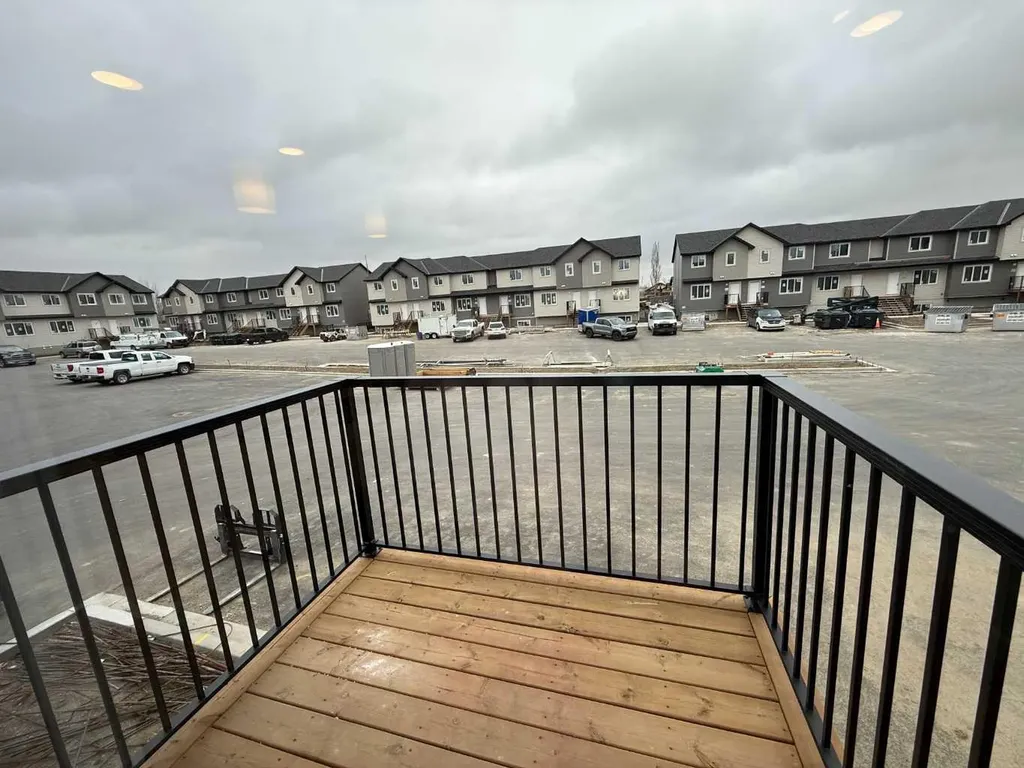 916 40 Avenue N Lethbridge AB T1H 7G9