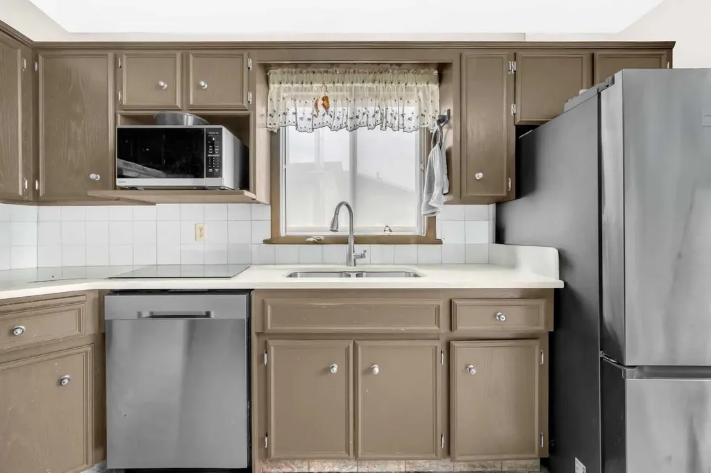 4 Fallingworth Bay NE Calgary AB T3J1G3