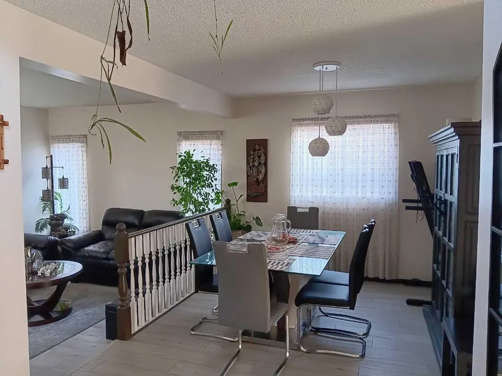 4 Fallingworth Bay NE Calgary AB T3J1G3