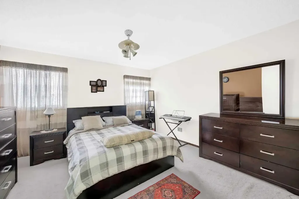 4 Fallingworth Bay NE Calgary AB T3J1G3