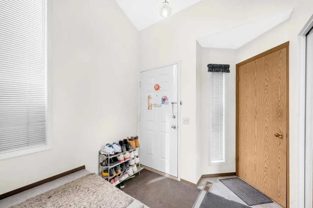 4 Fallingworth Bay NE Calgary AB T3J1G3