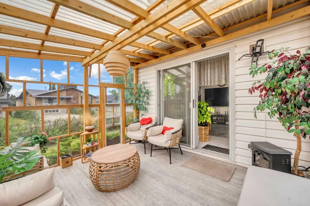 4 Fallingworth Bay NE Calgary AB T3J1G3