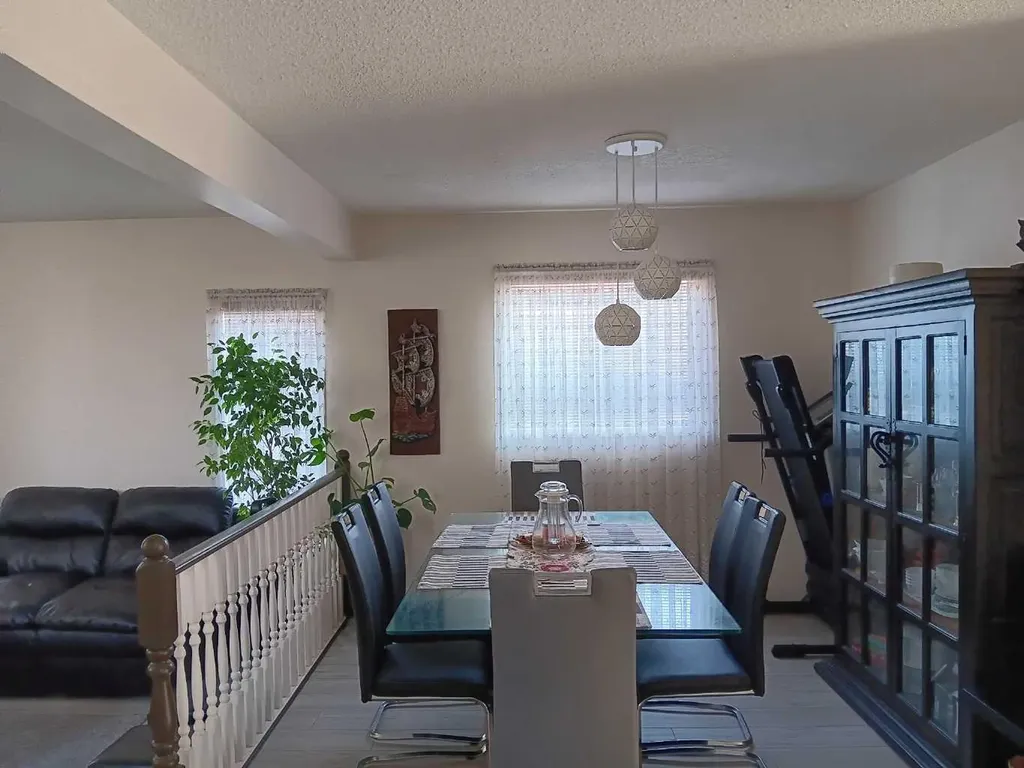4 Fallingworth Bay NE Calgary AB T3J1G3