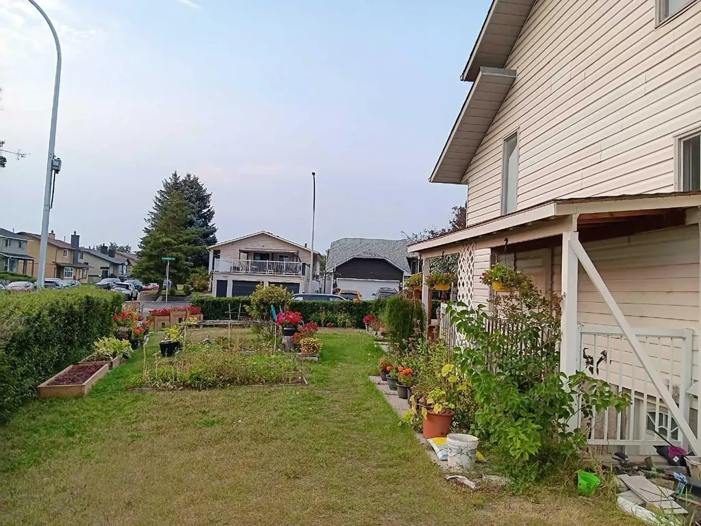 4 Fallingworth Bay NE Calgary AB T3J1G3