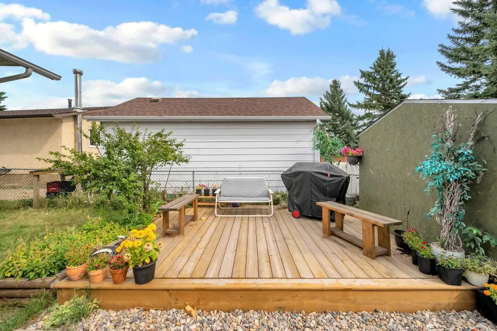 4 Fallingworth Bay NE Calgary AB T3J1G3