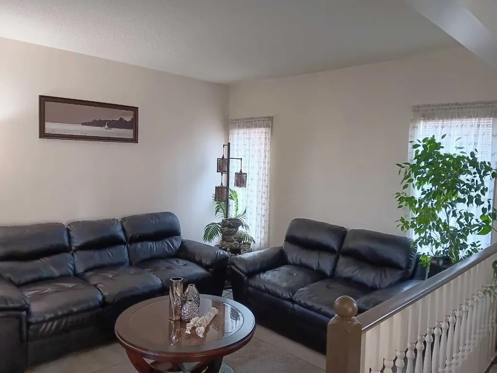 4 Fallingworth Bay NE Calgary AB T3J1G3