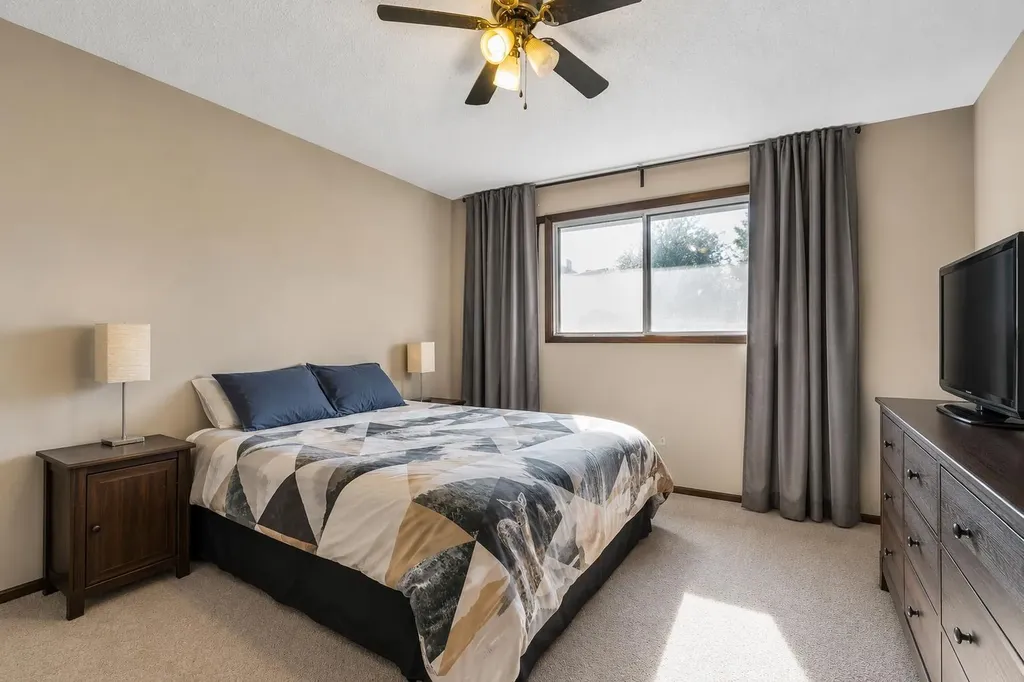 138 Dalhousie Road NW Calgary AB T3A 2H1
