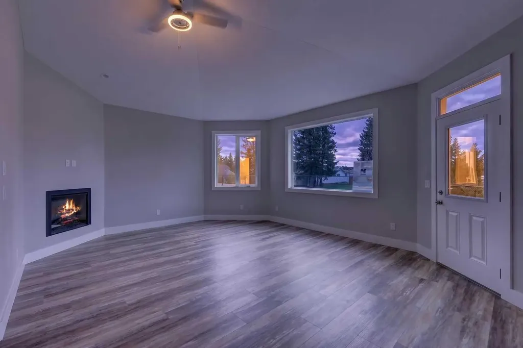 610 4 Avenue SW Sundre AB T0M1X0