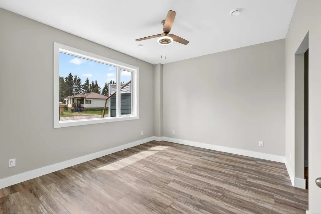 610 4 Avenue SW Sundre AB T0M1X0