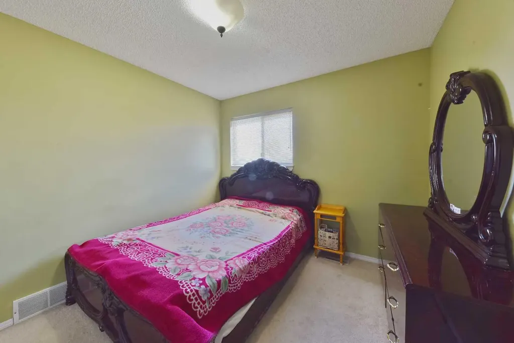 125 Costa Mesa Close NE Calgary AB T1Y6W9