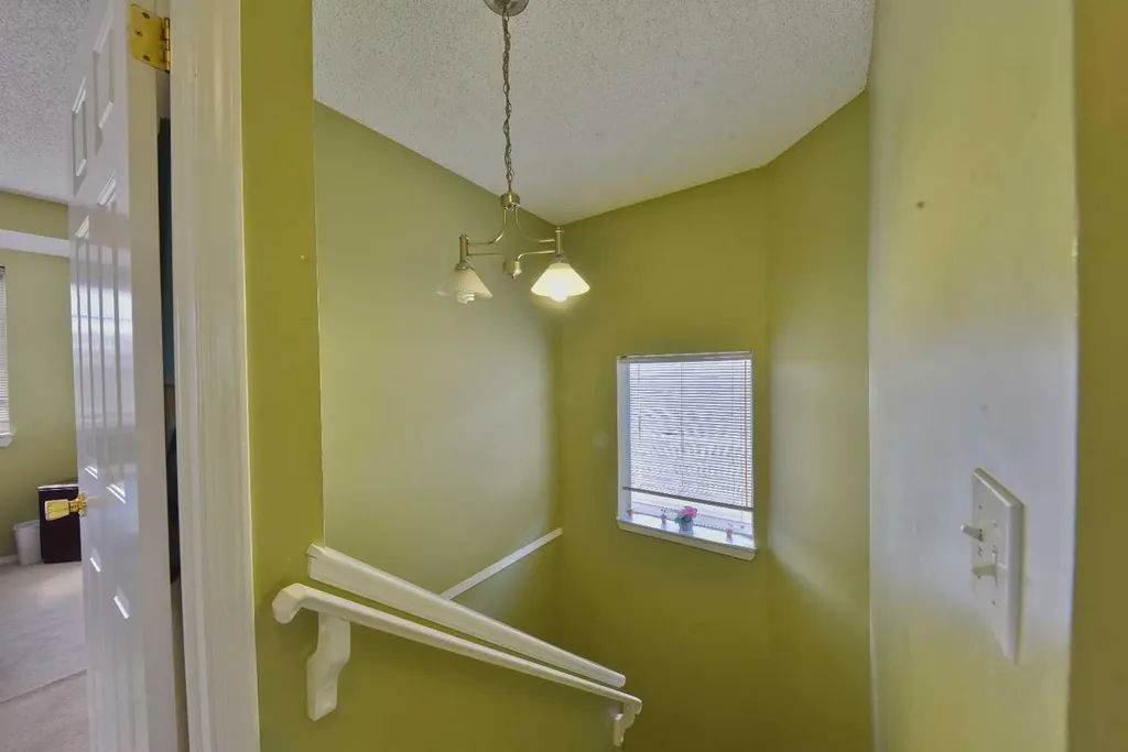 125 Costa Mesa Close NE Calgary AB T1Y6W9