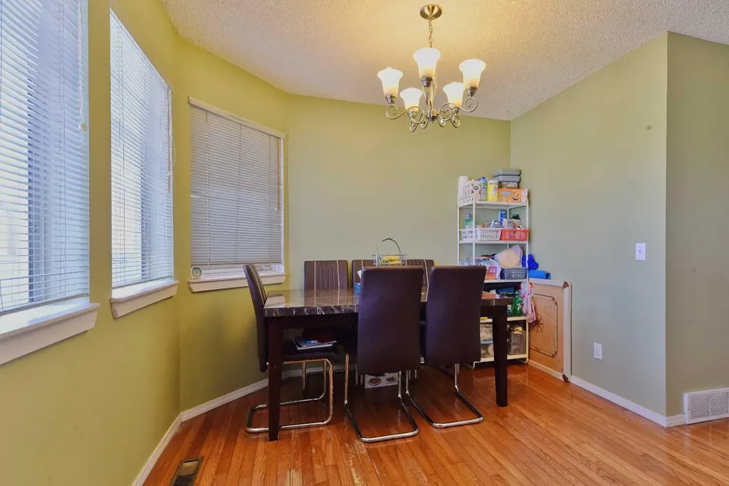 125 Costa Mesa Close NE Calgary AB T1Y6W9