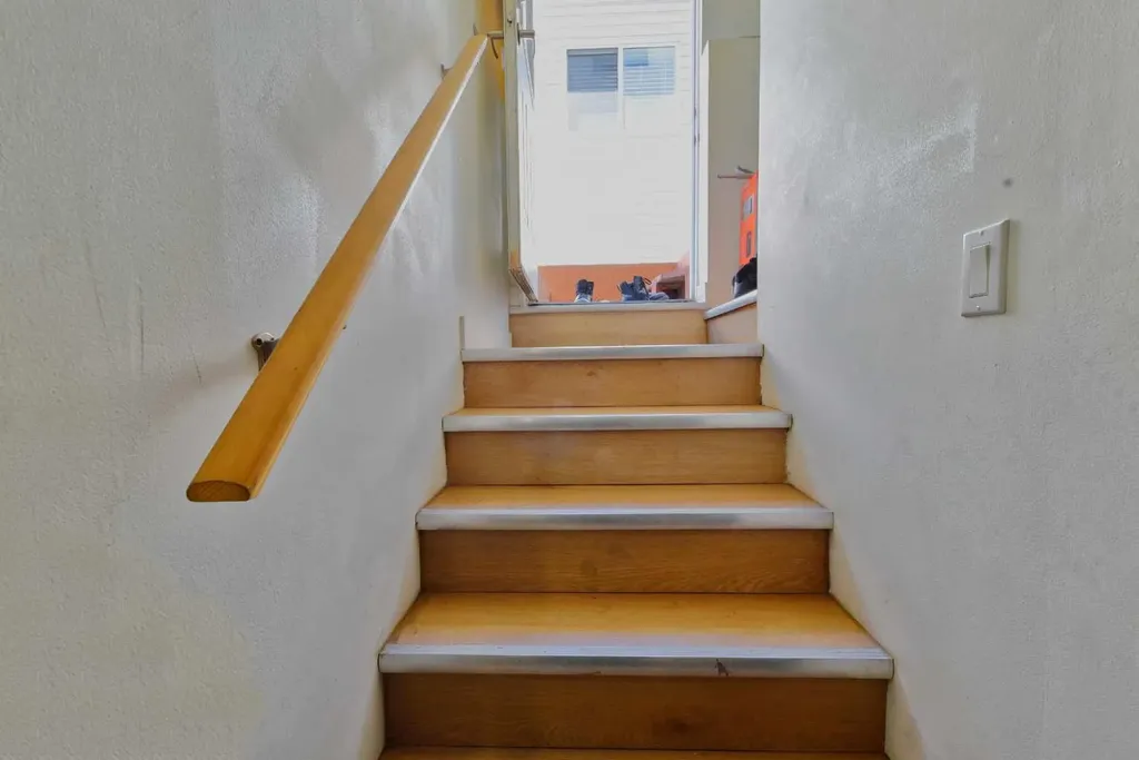 125 Costa Mesa Close NE Calgary AB T1Y6W9