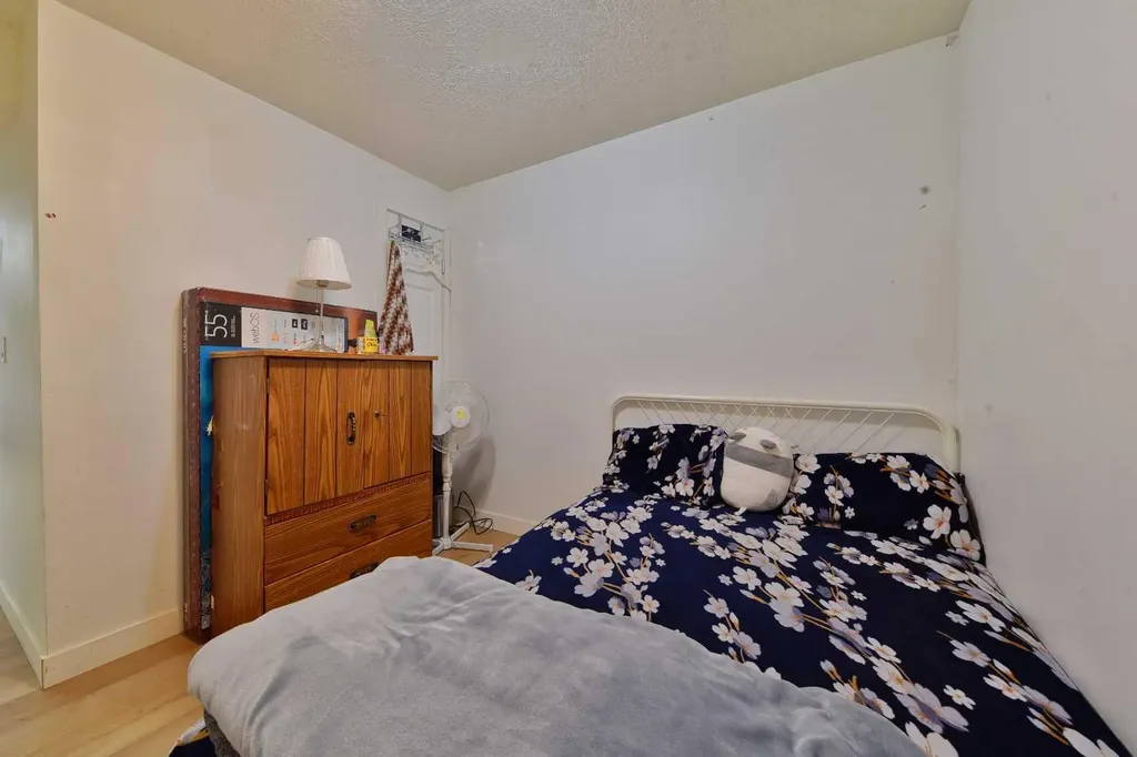 125 Costa Mesa Close NE Calgary AB T1Y6W9
