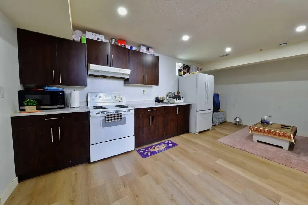 125 Costa Mesa Close NE Calgary AB T1Y6W9