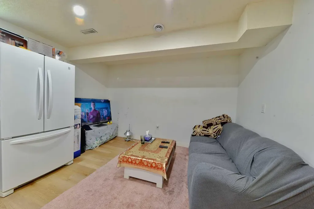 125 Costa Mesa Close NE Calgary AB T1Y6W9