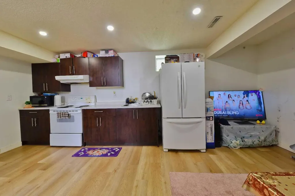 125 Costa Mesa Close NE Calgary AB T1Y6W9