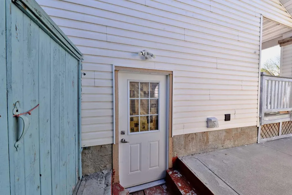 125 Costa Mesa Close NE Calgary AB T1Y6W9