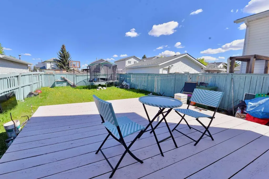 125 Costa Mesa Close NE Calgary AB T1Y6W9