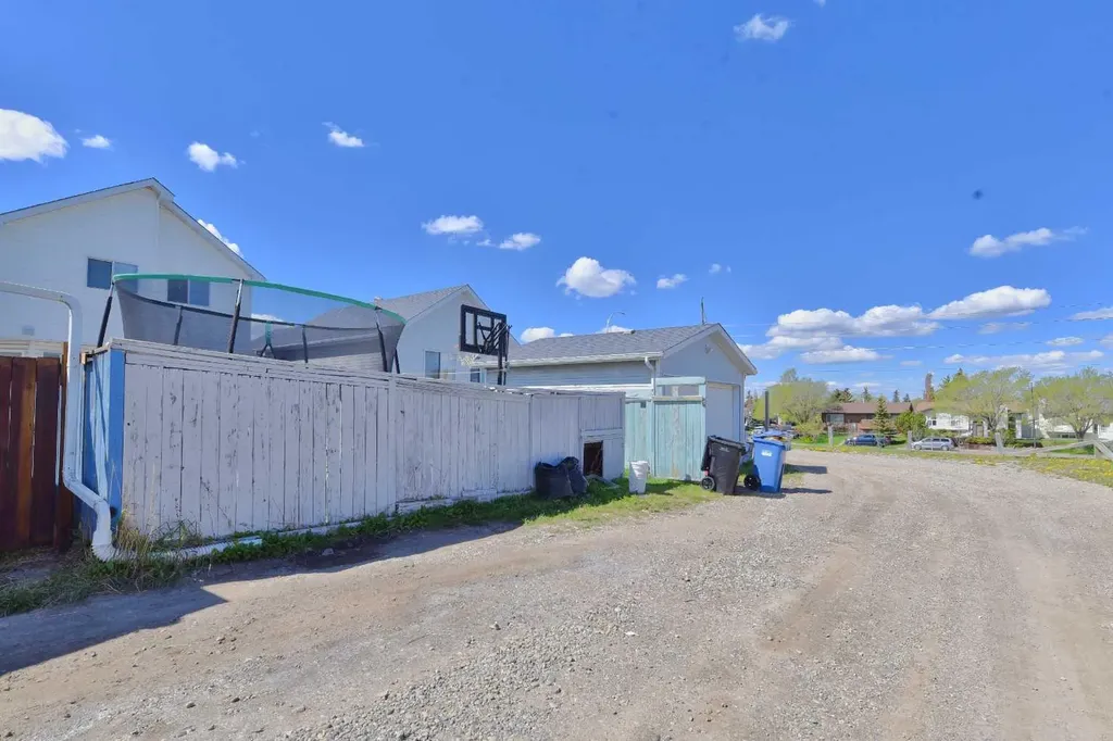 125 Costa Mesa Close NE Calgary AB T1Y6W9
