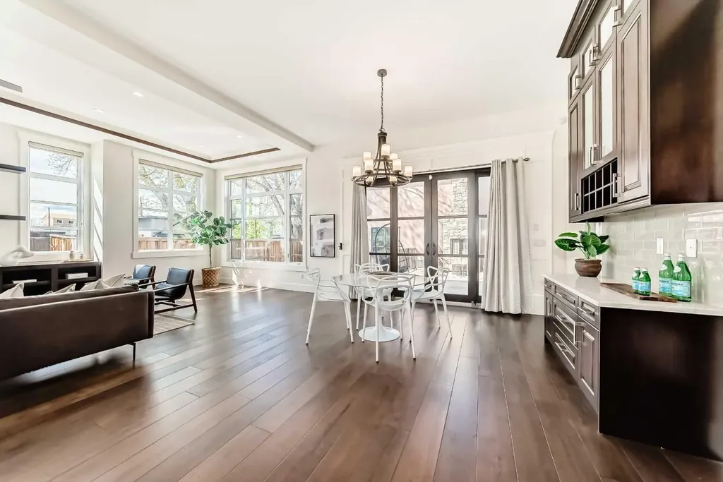 602 22 Avenue NE Calgary AB T2E 1V2