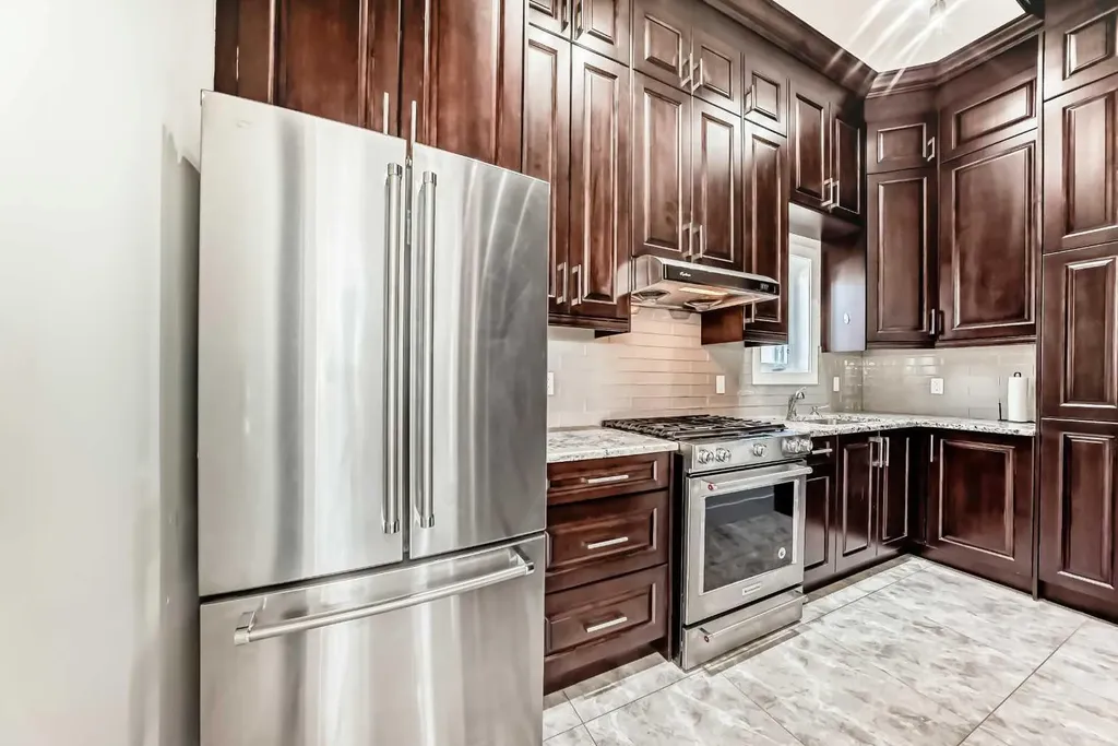 602 22 Avenue NE Calgary AB T2E 1V2