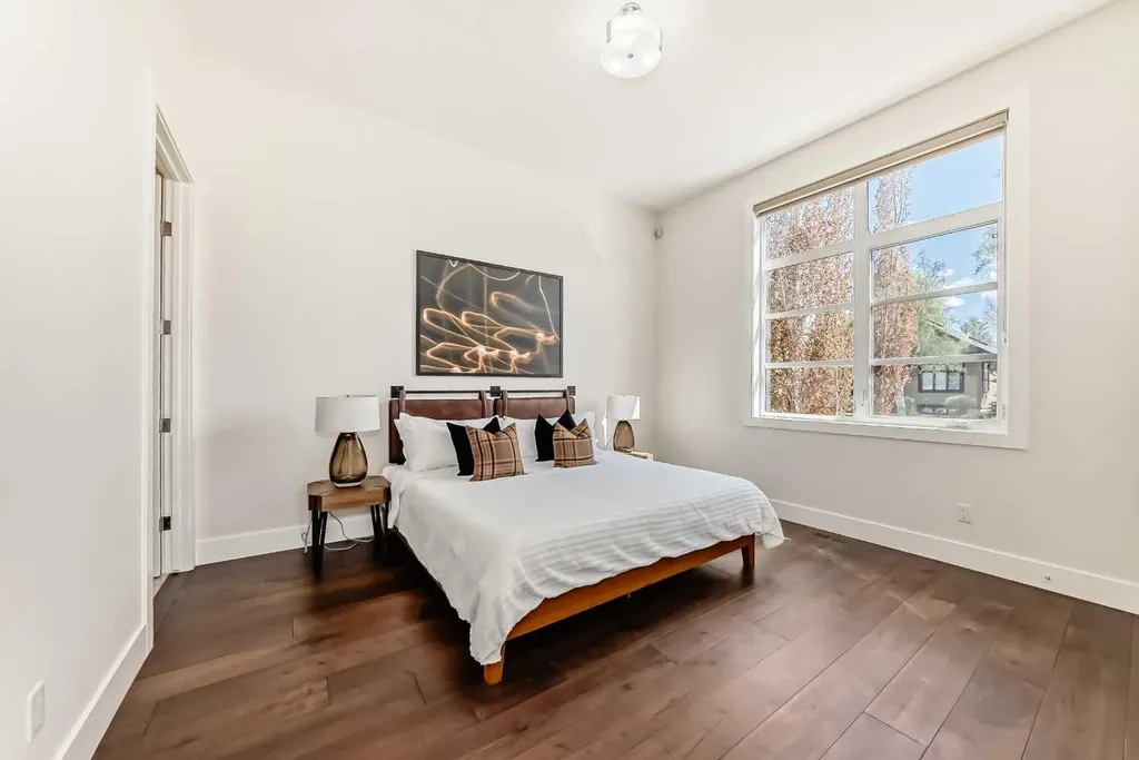 602 22 Avenue NE Calgary AB T2E 1V2
