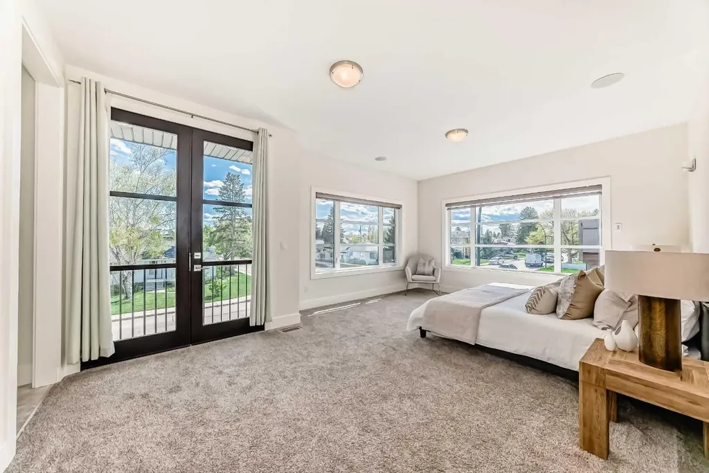 602 22 Avenue NE Calgary AB T2E 1V2