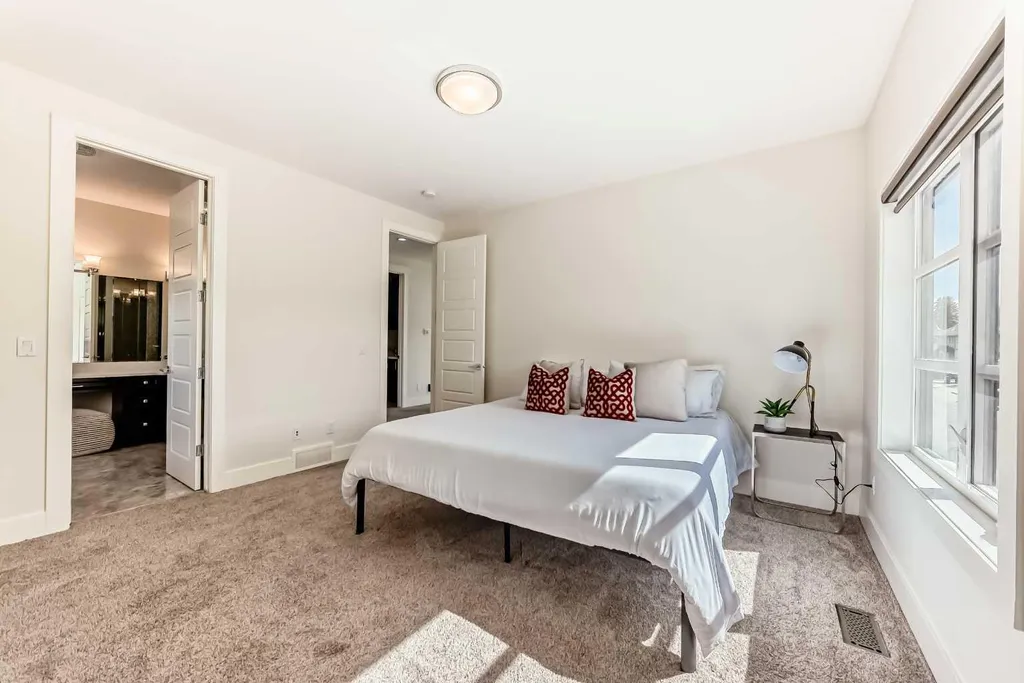 602 22 Avenue NE Calgary AB T2E 1V2