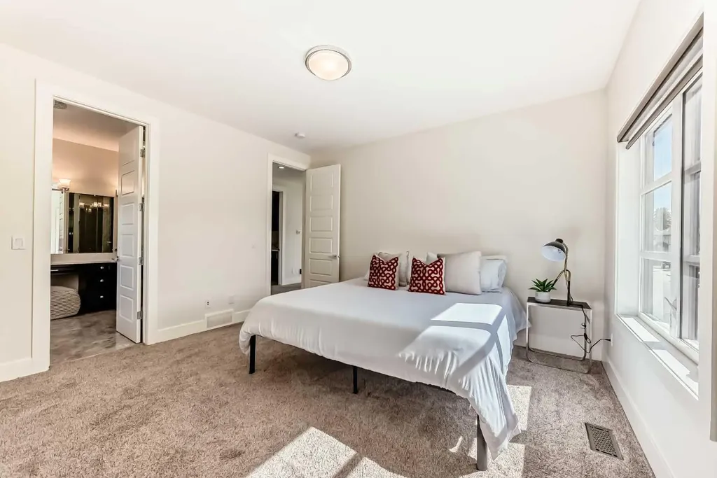 602 22 Avenue NE Calgary AB T2E 1V2