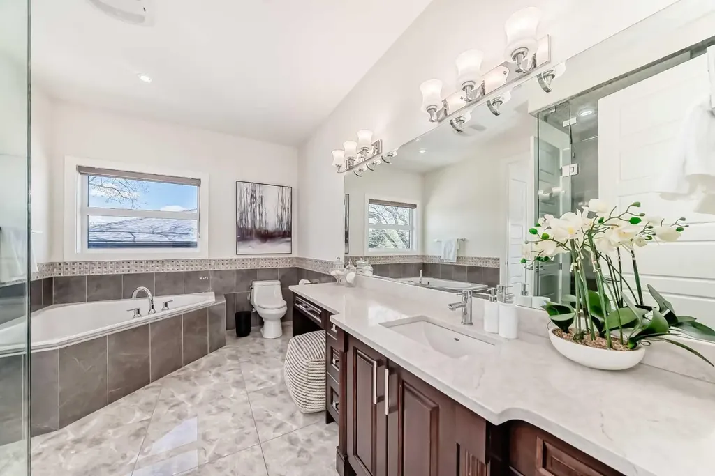 602 22 Avenue NE Calgary AB T2E 1V2