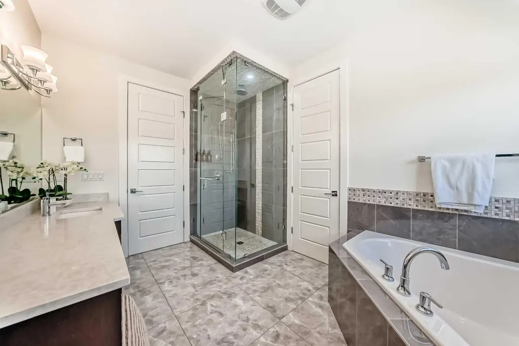 602 22 Avenue NE Calgary AB T2E 1V2