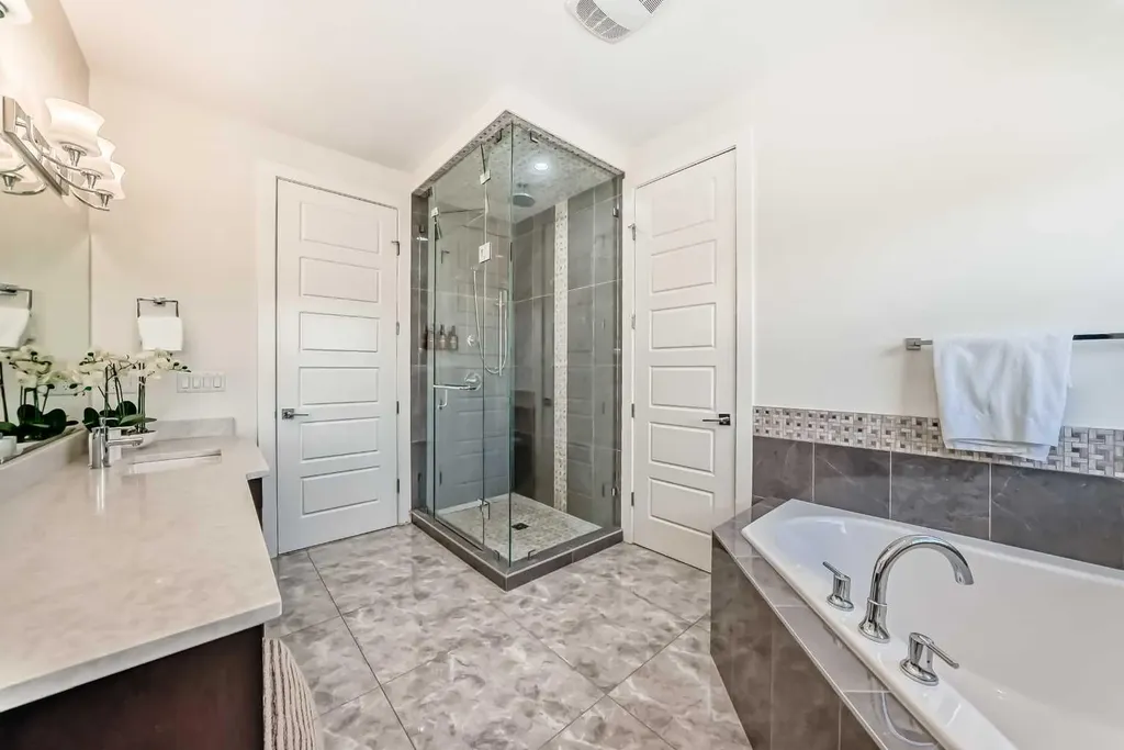 602 22 Avenue NE Calgary AB T2E 1V2