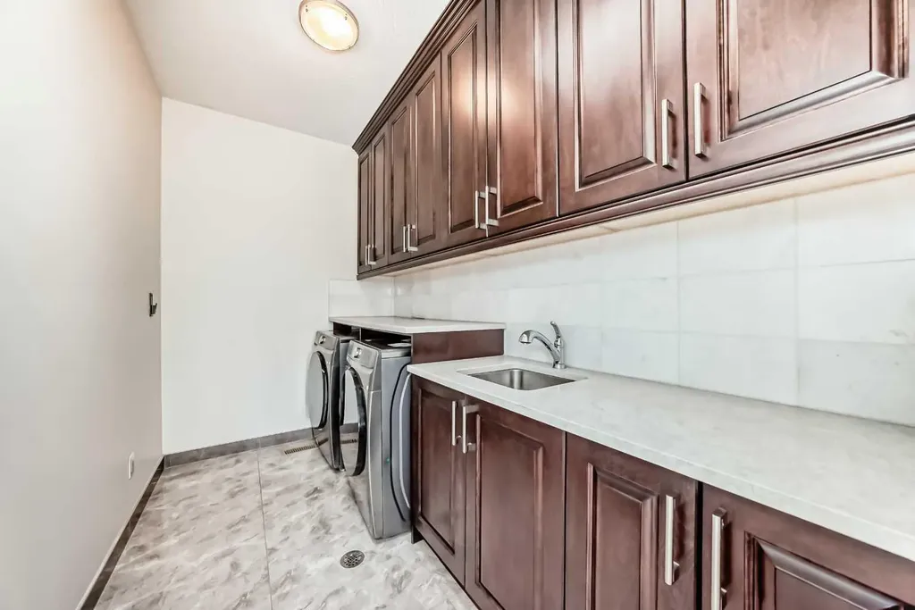 602 22 Avenue NE Calgary AB T2E 1V2