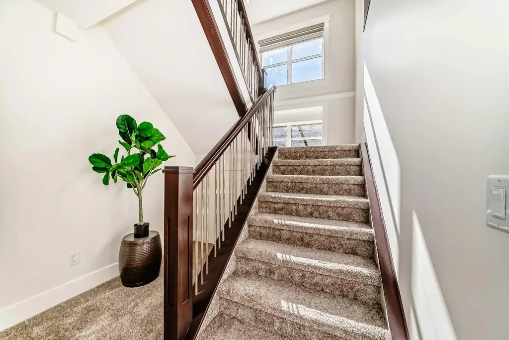 602 22 Avenue NE Calgary AB T2E 1V2
