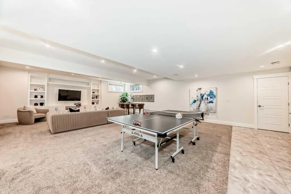 602 22 Avenue NE Calgary AB T2E 1V2