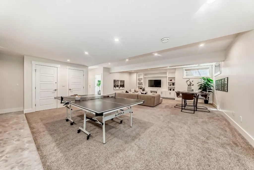 602 22 Avenue NE Calgary AB T2E 1V2