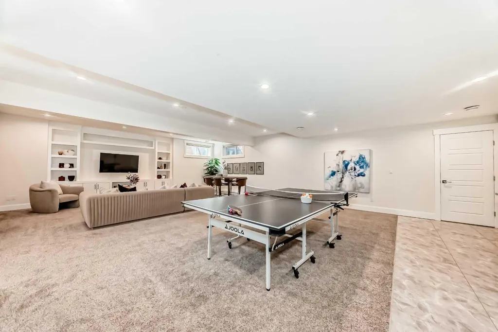 602 22 Avenue NE Calgary AB T2E 1V2