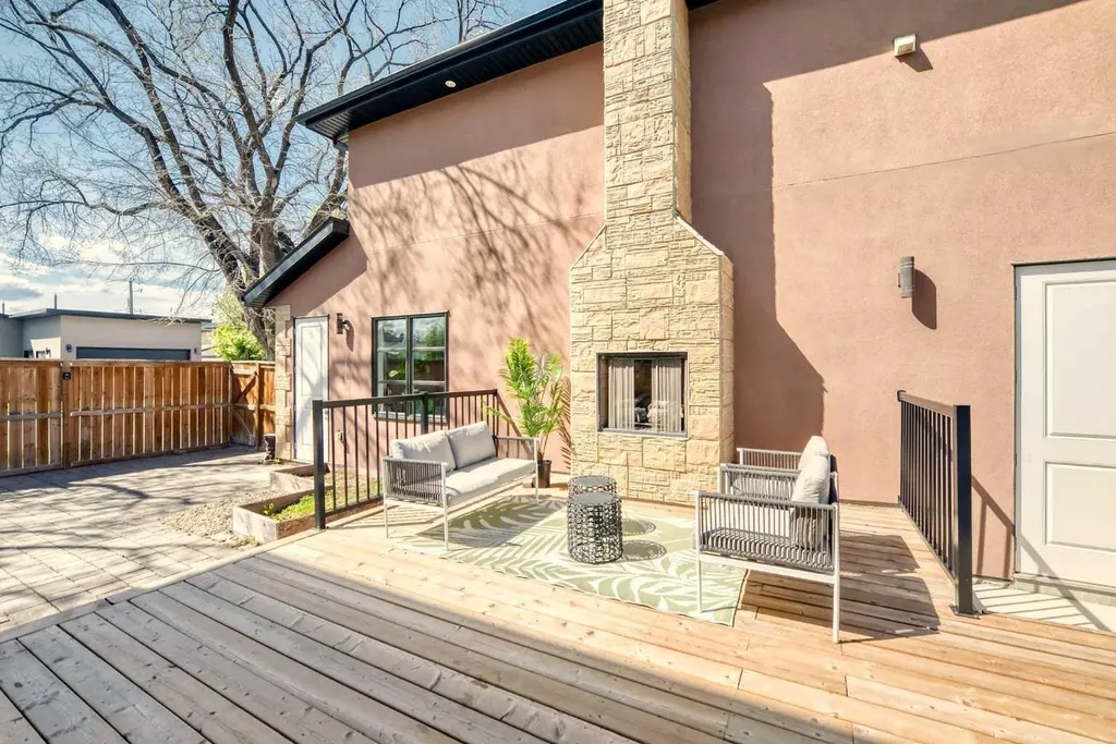 602 22 Avenue NE Calgary AB T2E 1V2