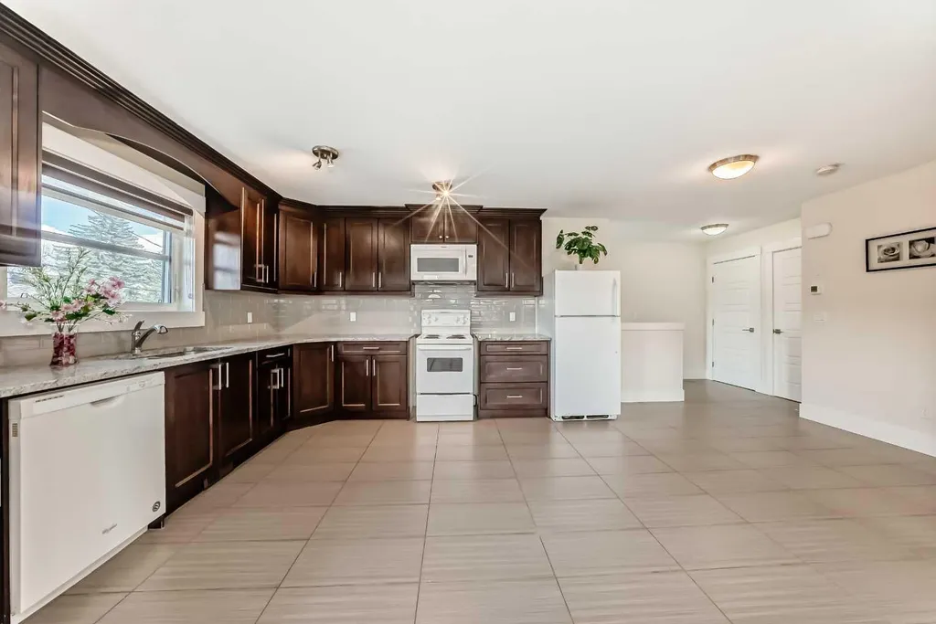 602 22 Avenue NE Calgary AB T2E 1V2