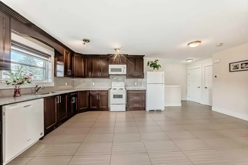 602 22 Avenue NE Calgary AB T2E 1V2