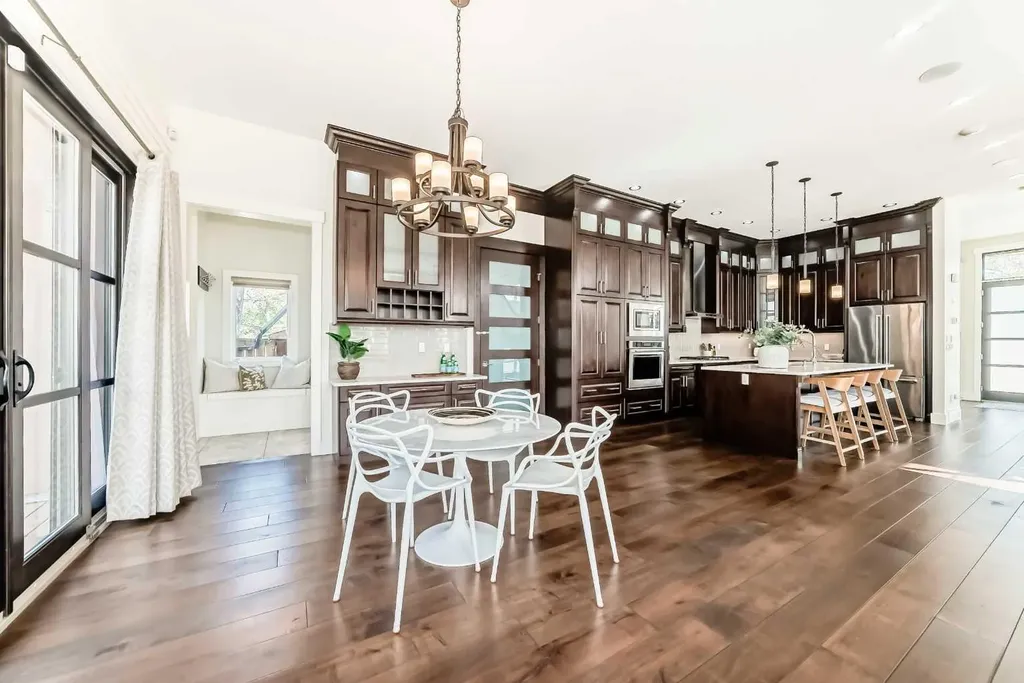 602 22 Avenue NE Calgary AB T2E 1V2