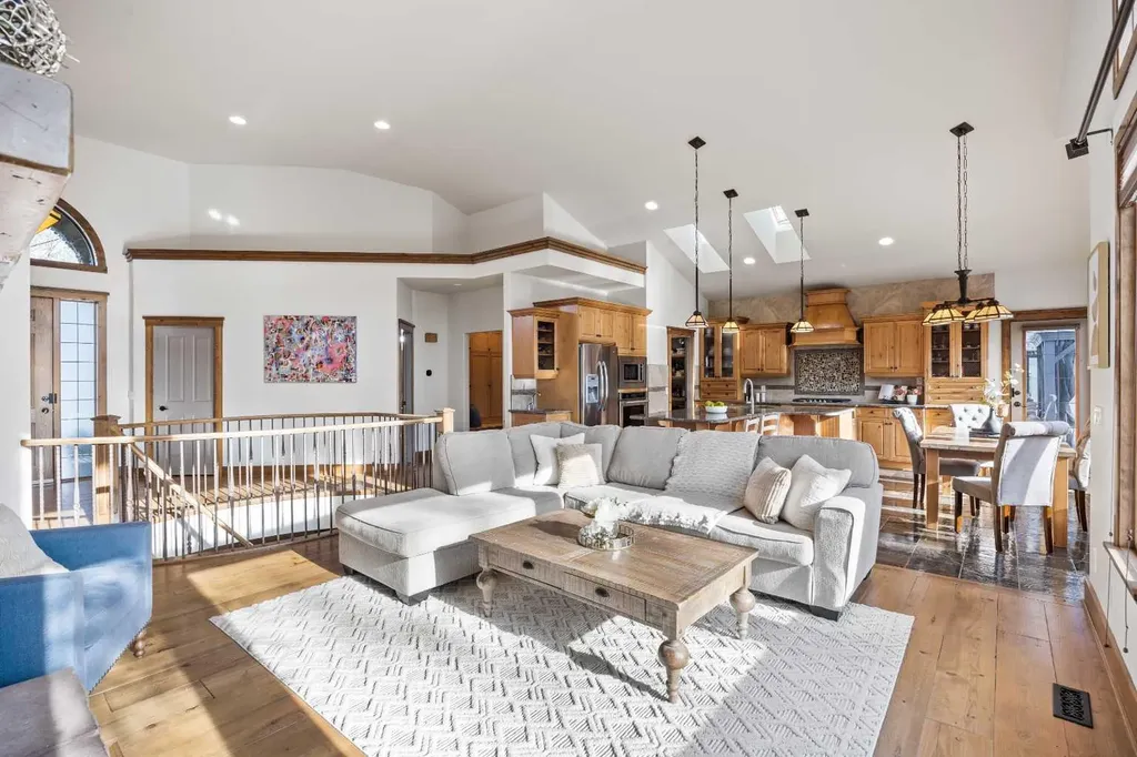 39 Ranch Road Okotoks AB T1S 1W9