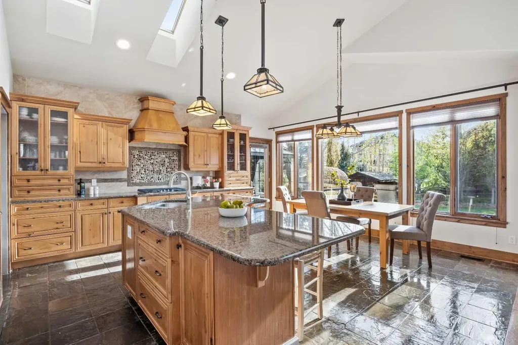39 Ranch Road Okotoks AB T1S 1W9