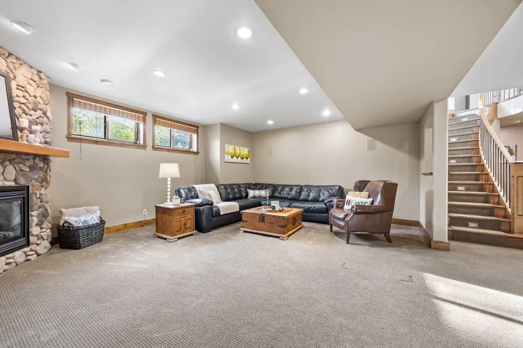 39 Ranch Road Okotoks AB T1S 1W9