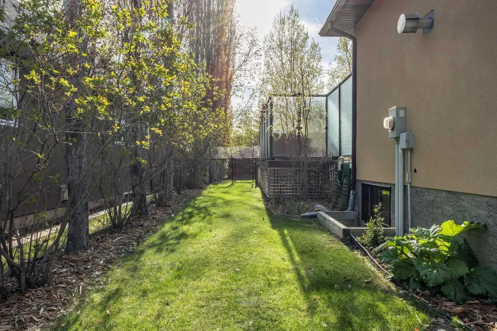 39 Ranch Road Okotoks AB T1S 1W9