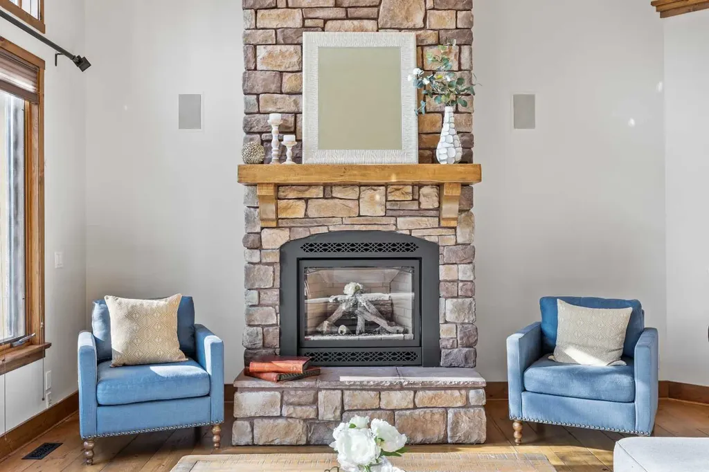 39 Ranch Road Okotoks AB T1S 1W9