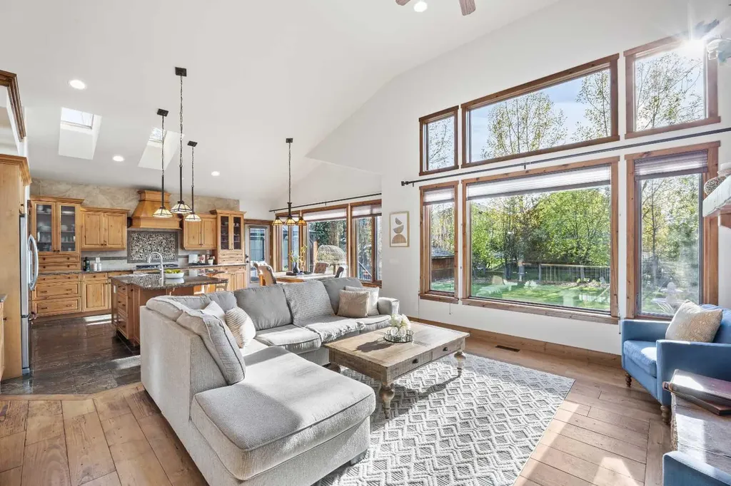 39 Ranch Road Okotoks AB T1S 1W9