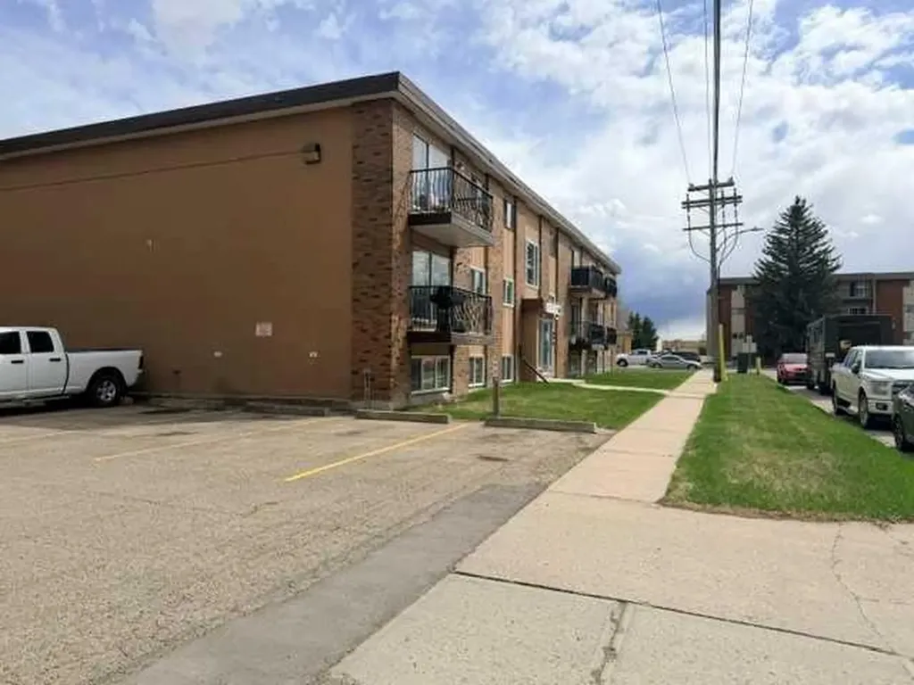 4714 55 Street Red Deer AB Y4N 2H9